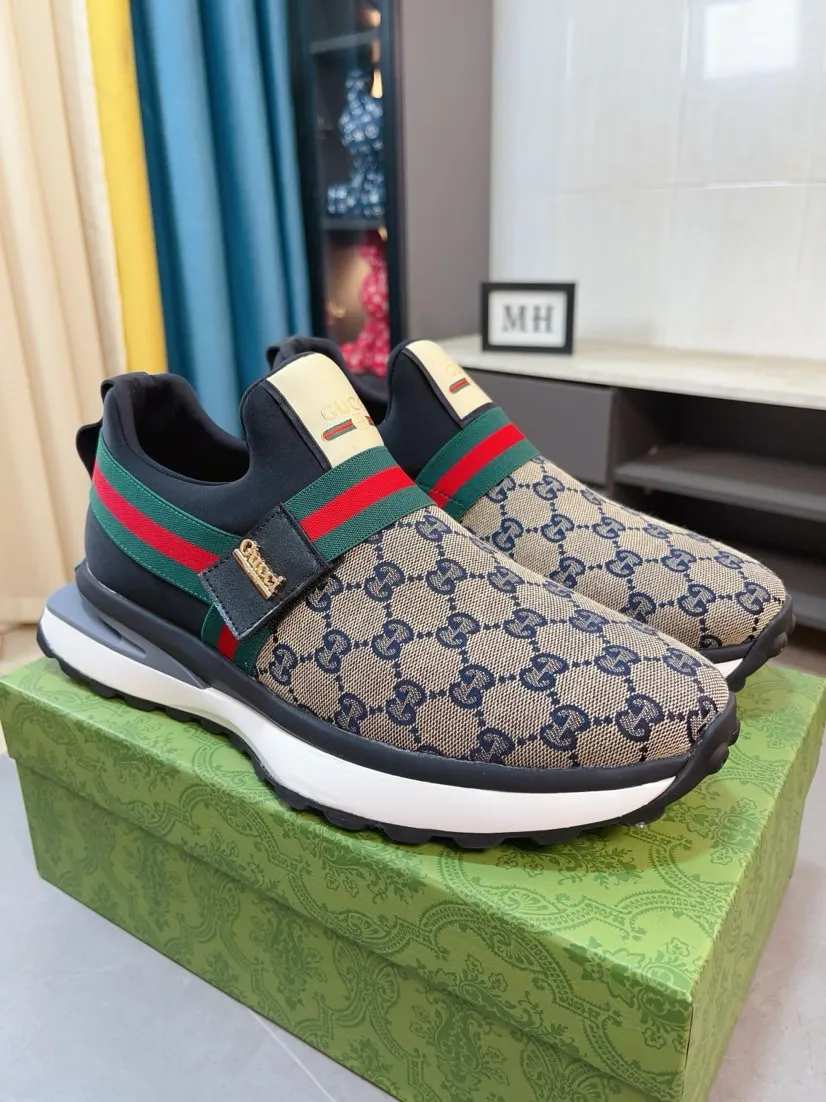 Factory price 458🌹🌹GUCCI [Gucci] New high-end brand of men's shoes, the latest fashionable casual men's shoes, trendy and versatile style, relaxed and sporty style, uppers imported from Italy, first-layer cowhide, genuine leather lining and ultra-fine workmanship. Original personalized fashionable rubber wear-resistant outsole, light and comfortable on the foot, size 38-44